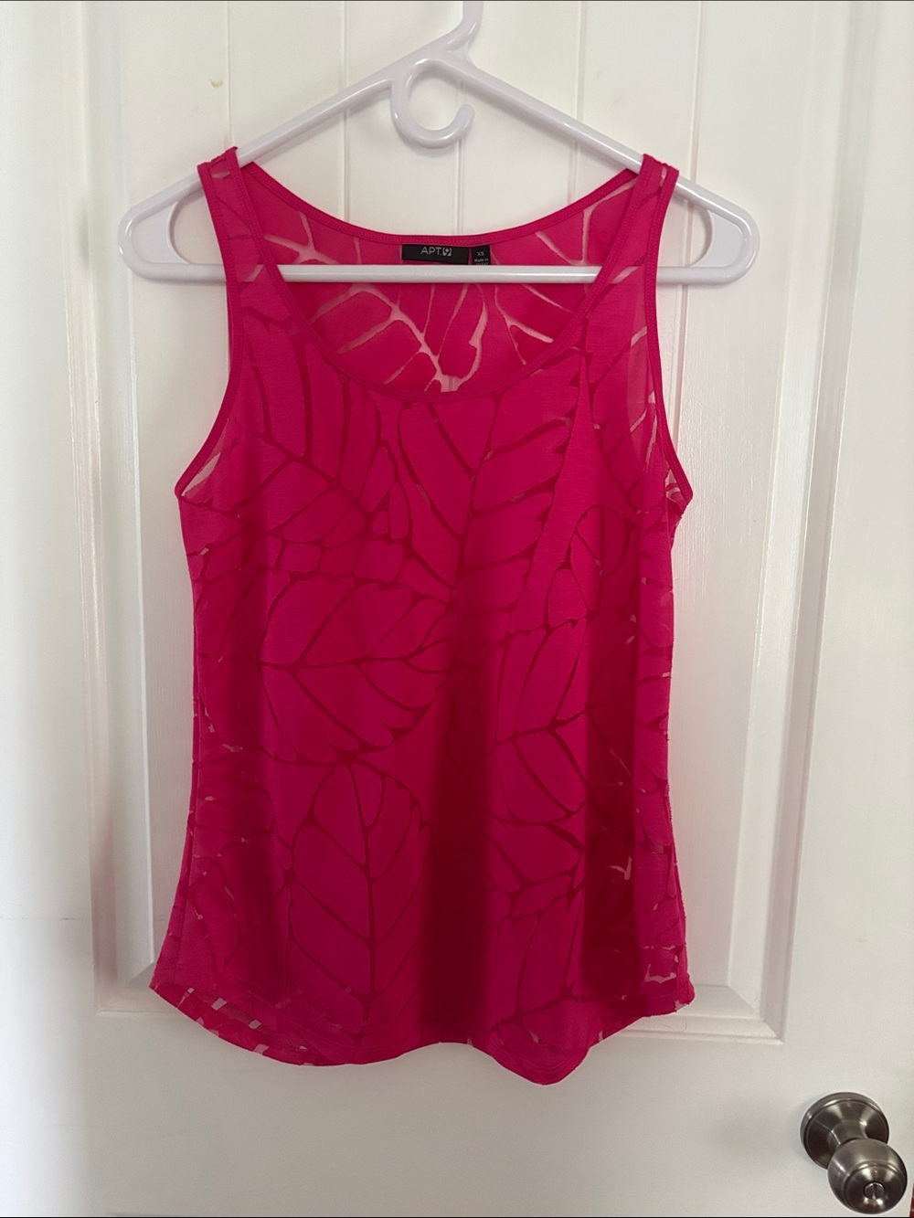 Apt. 9 Bright Pink Leaf-Pattern Sleeveless Camisole